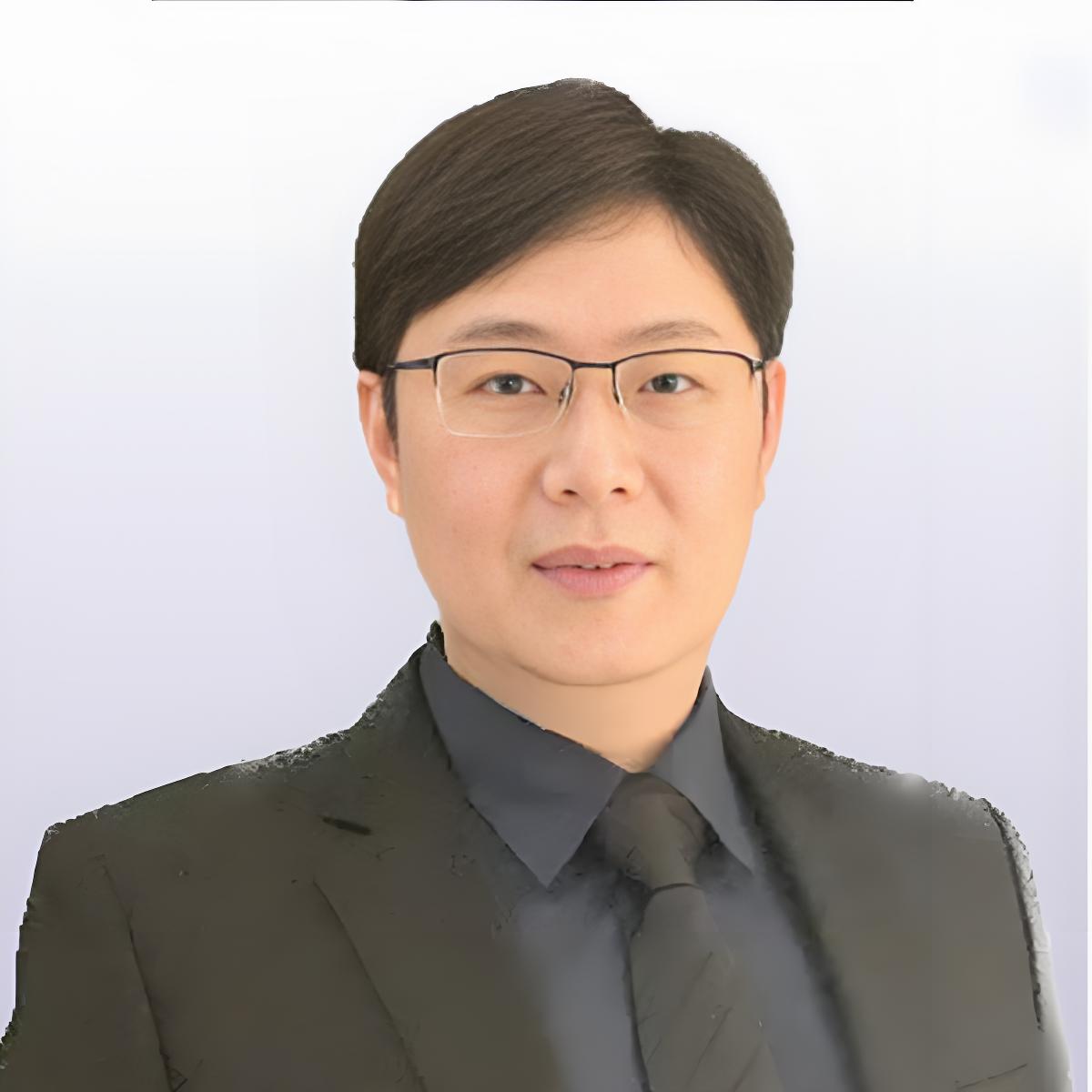 資深會(huì)計(jì)師 Dicky Leung